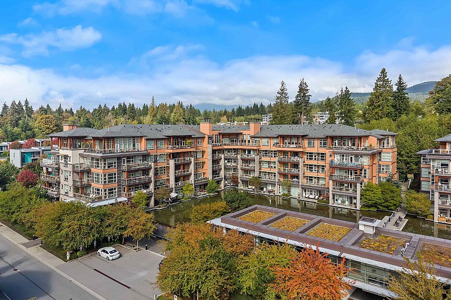215 3606 Aldercrest Drive North Vancouver, BC - 35