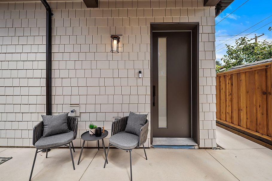 2545 E 2nd Avenue Vancouver, BC - 2