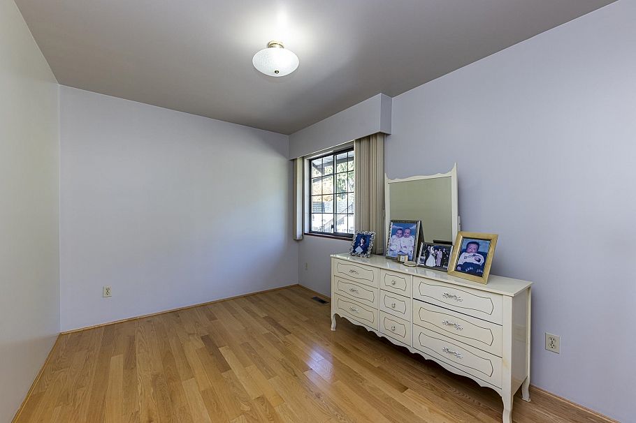 557 Tempe Crescent North Vancouver, BC - 28