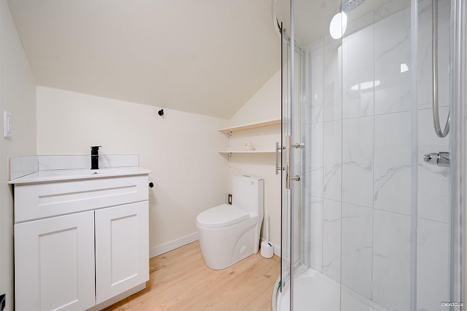 2343 W 45th Avenue Vancouver, BC - 16