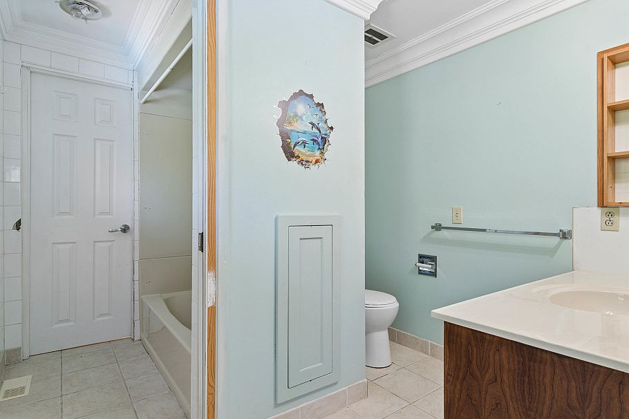 788 E 26th Street North Vancouver, BC - 25