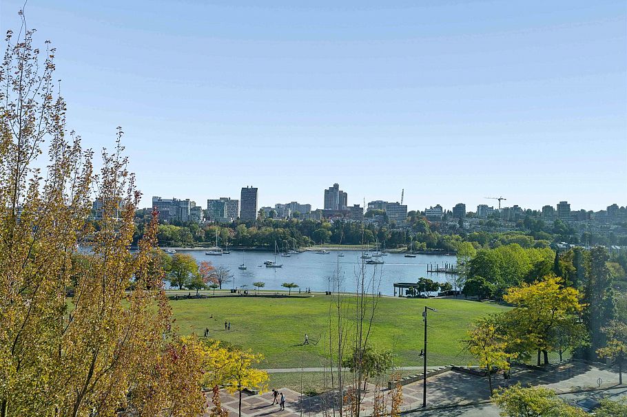 705 388 Drake St Vancouver, BC - 1
