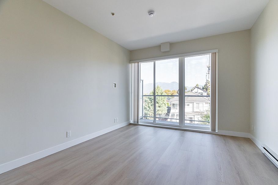 PH9 388 Kootenay Street Vancouver, BC - 2