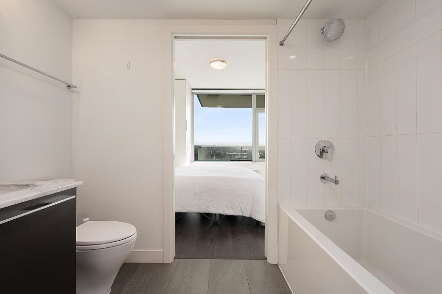 2405 8131 Nunavut Lane Vancouver, BC - 21