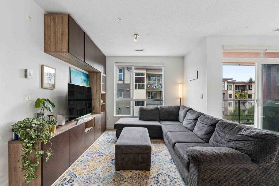 405 3581 Ross Drive Vancouver, BC - 2