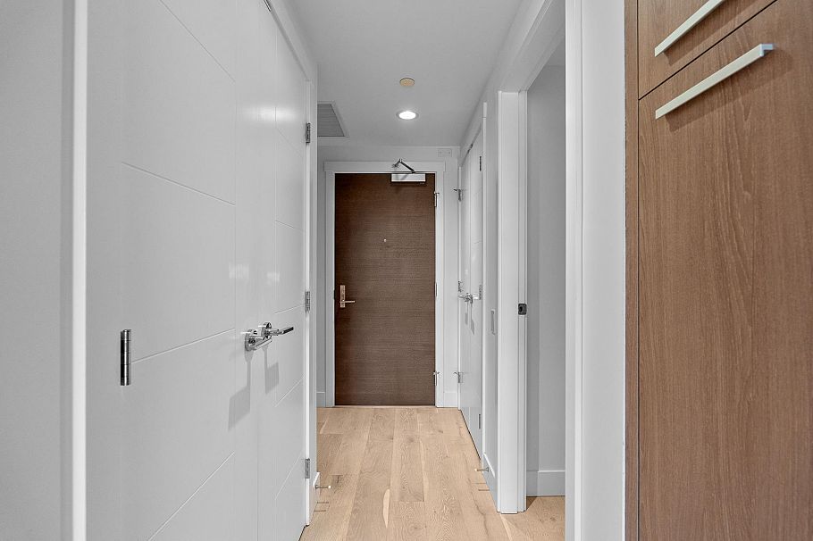 404 1210 E 27th Street North Vancouver, BC - 8