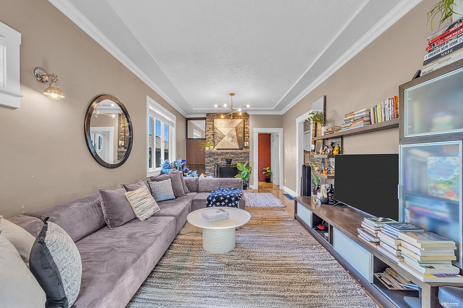 2317 Graveley Street Vancouver, BC - 4