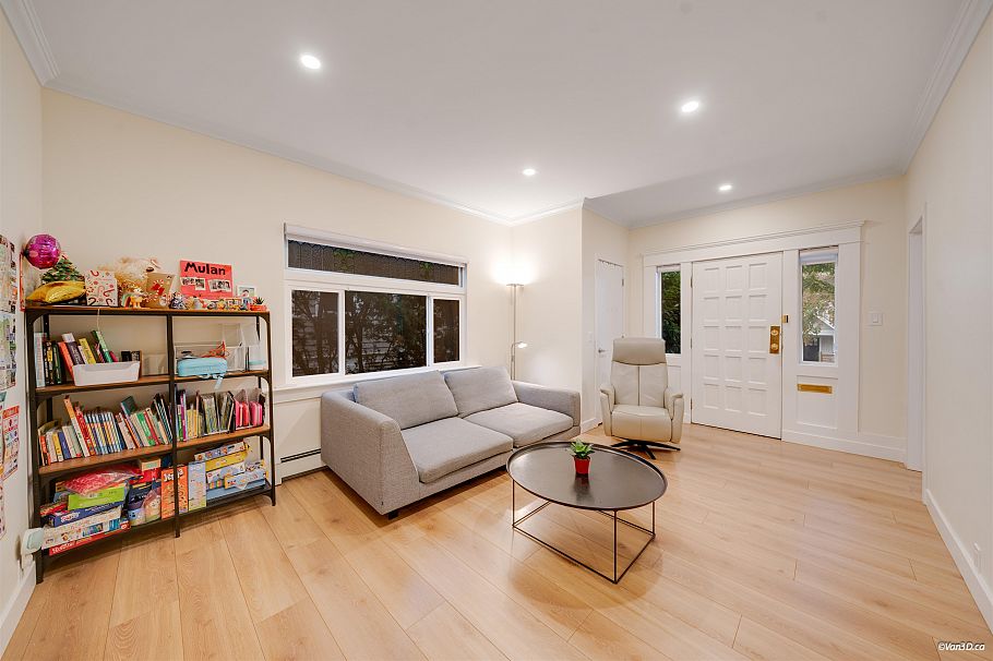 2343 W 45th Avenue Vancouver, BC - 3