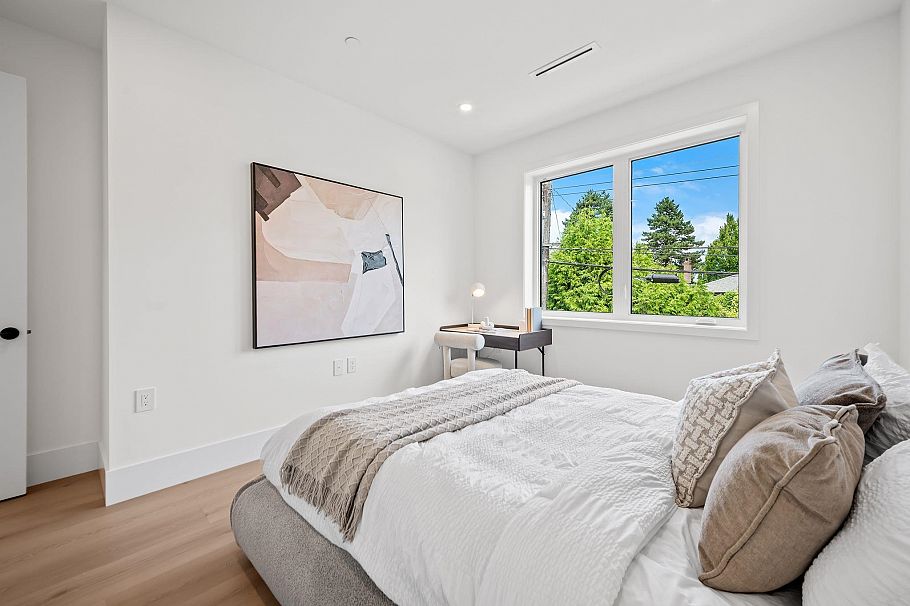 2545 E 2nd Avenue Vancouver, BC - 37