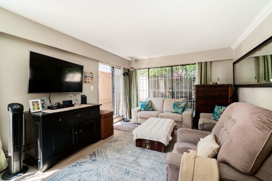 102 2190 W 8th Avenue Vancouver, BC - 2