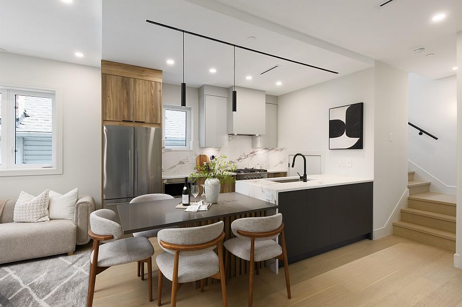 2066 E 1st Avenue Vancouver, BC - 9