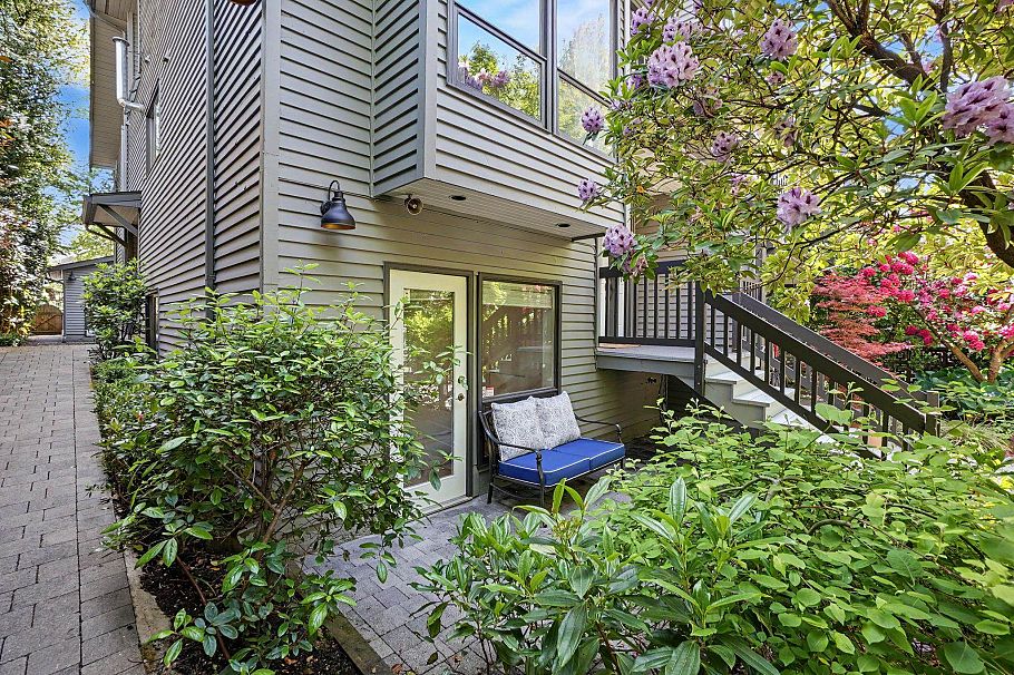1868 W 15th Avenue Vancouver, BC - 24
