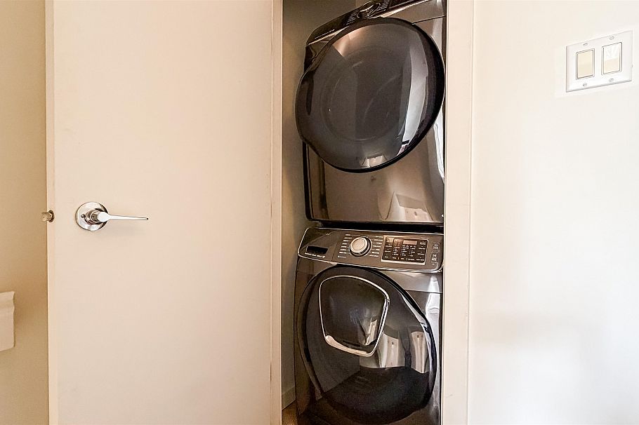 390 E 11th Avenue Vancouver, BC - 27