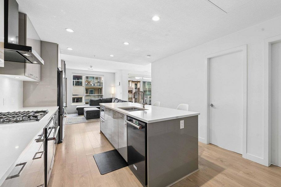 405 3581 Ross Drive Vancouver, BC - 6