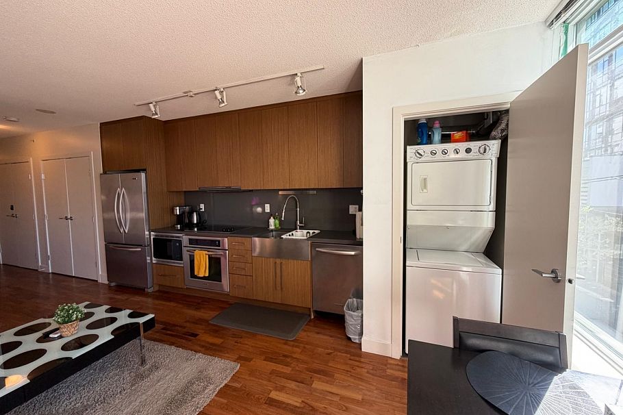473 250 E 6th Avenue Vancouver, BC - 5