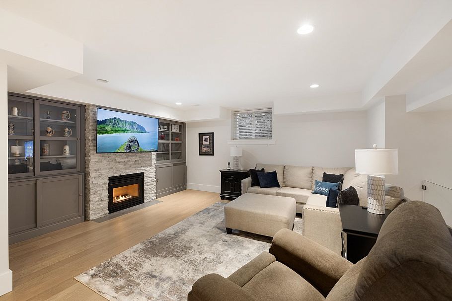 977 Melbourne Avenue North Vancouver, BC - 32