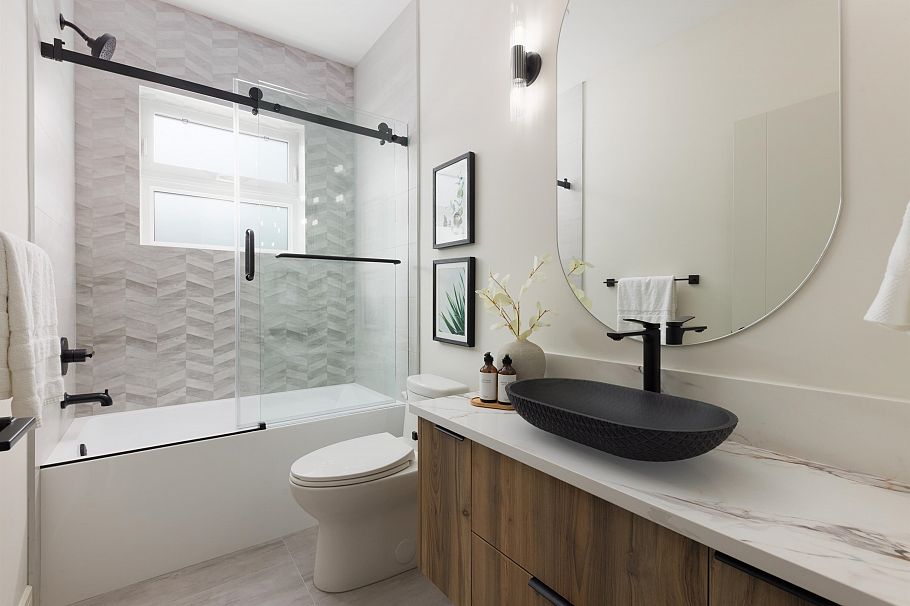 2066 E 1st Avenue Vancouver, BC - 13
