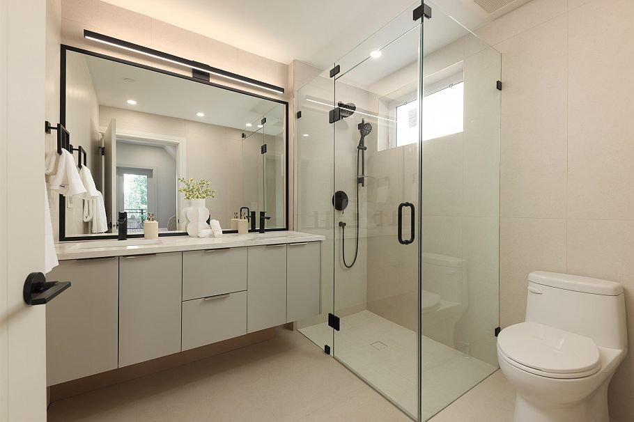 2066 E 1st Avenue Vancouver, BC - 18