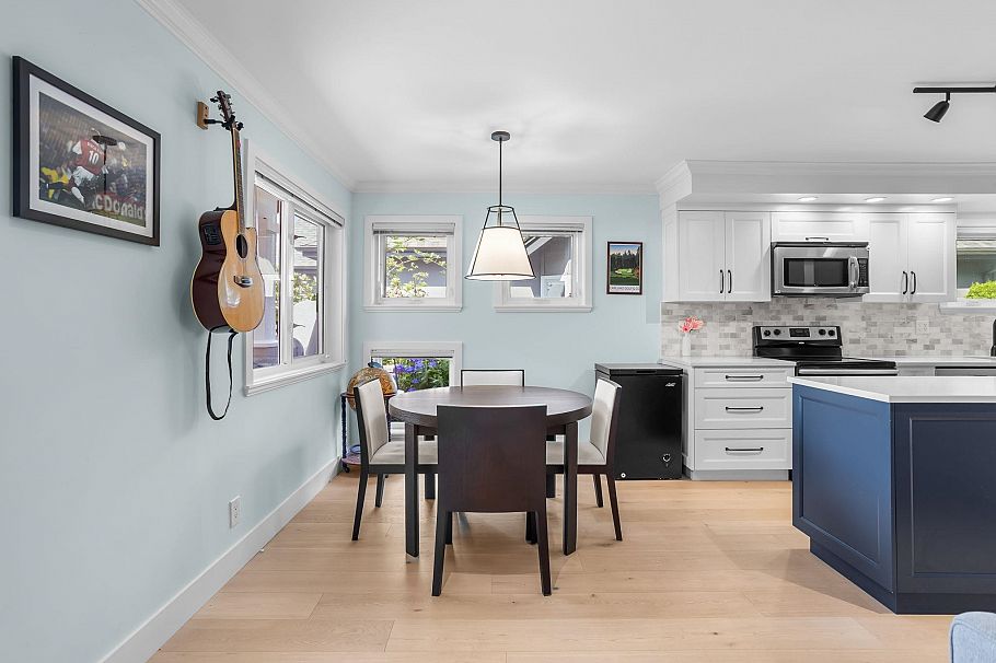 1121 St. Andrews Avenue North Vancouver, BC - 8