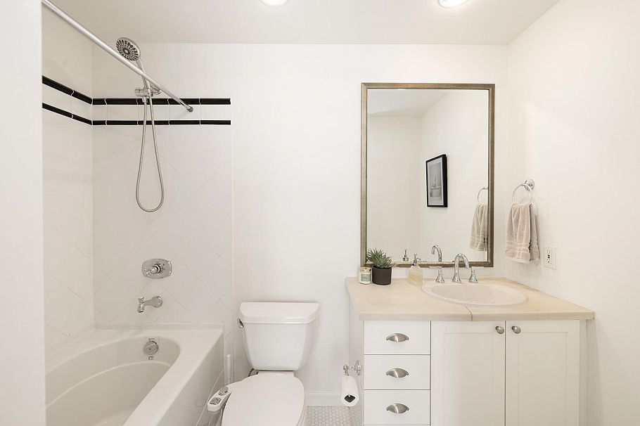 1108 170 W 1st Street North Vancouver, BC - 29