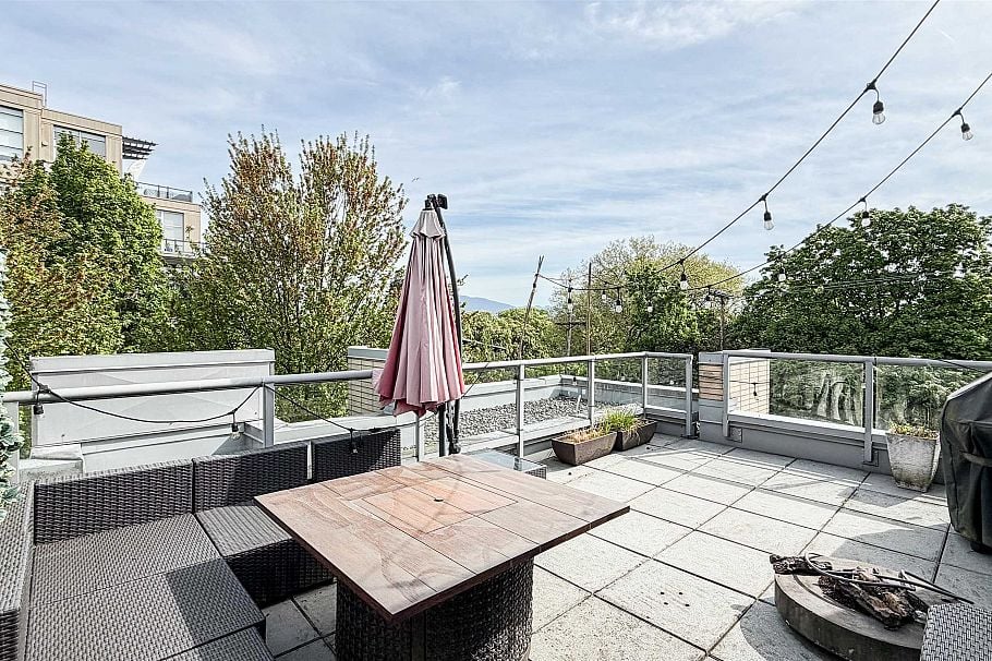 390 E 11th Avenue Vancouver, BC - 28