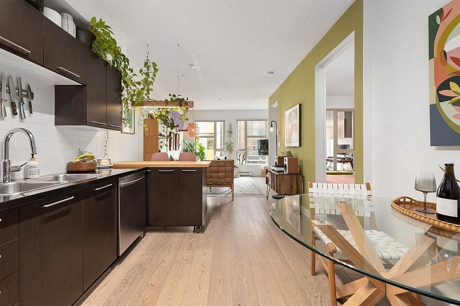 212 205 E 10th Avenue Vancouver, BC - 6