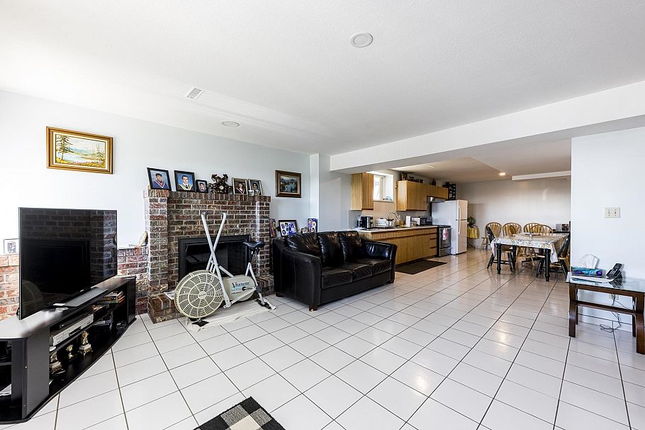 557 Tempe Crescent North Vancouver, BC - 31