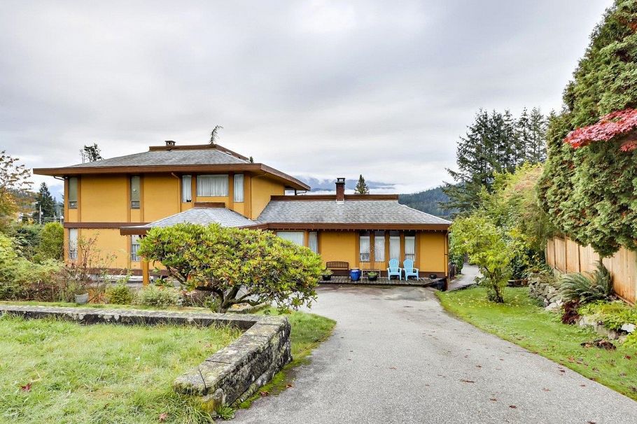 534 Beachview Drive North Vancouver, BC - 3