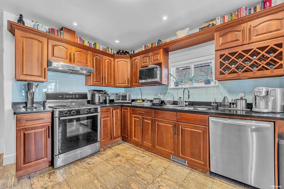 2317 Graveley Street Vancouver, BC - 16