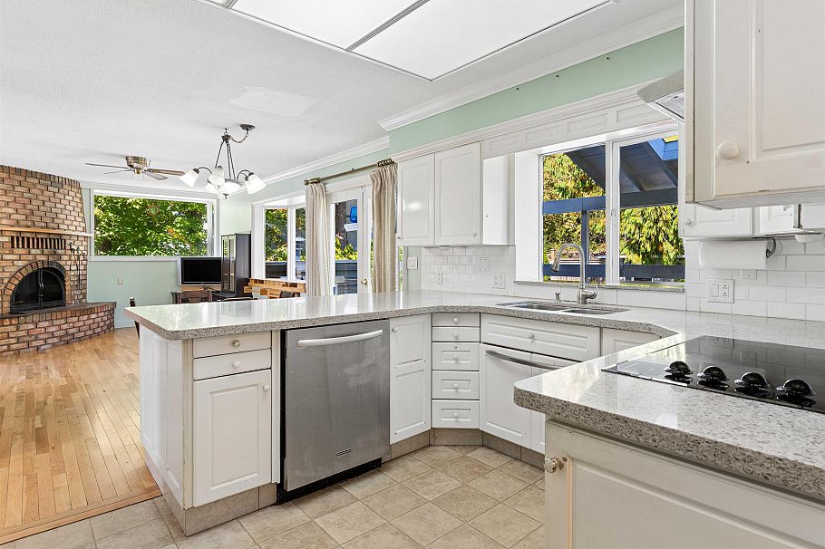 788 E 26th Street North Vancouver, BC - 12