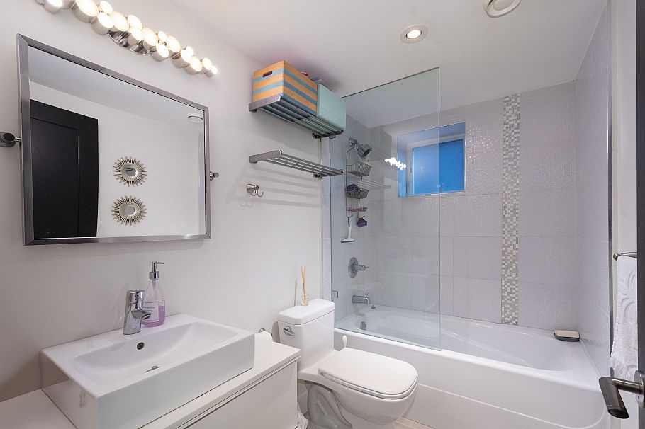 1931 E 7th Avenue Vancouver, BC - 11