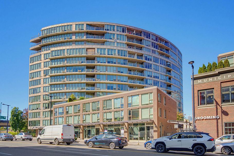 211 445 W 2nd Avenue Vancouver, BC - 1