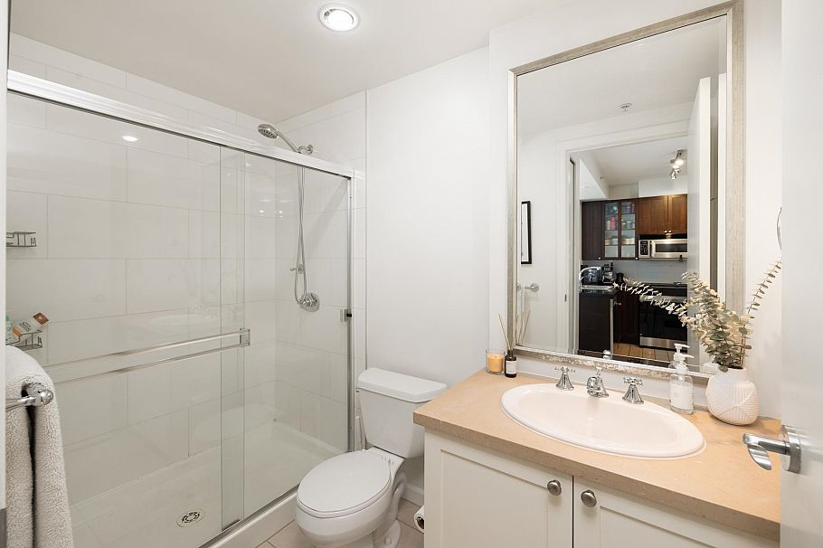 1108 170 W 1st Street North Vancouver, BC - 33