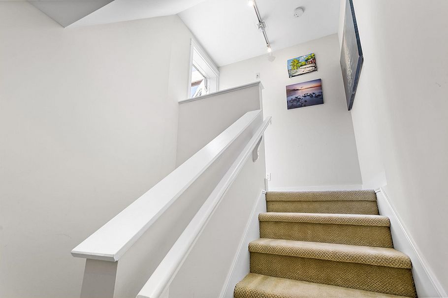 1121 St. Andrews Avenue North Vancouver, BC - 30