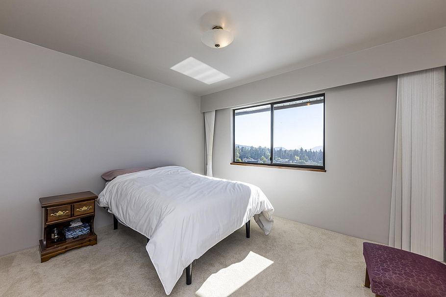 557 Tempe Crescent North Vancouver, BC - 27
