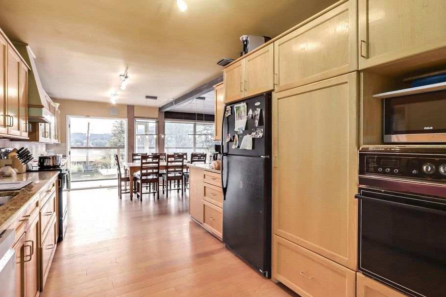 534 Beachview Drive North Vancouver, BC - 6