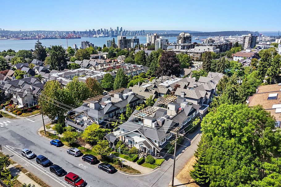 1121 St. Andrews Avenue North Vancouver, BC - 37