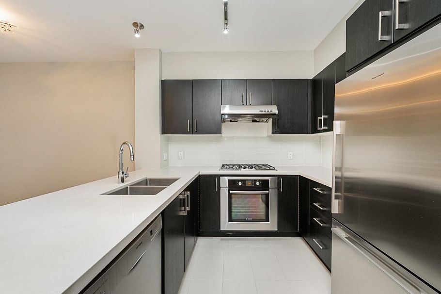 111 3133 Riverwalk Avenue Vancouver, BC - 9