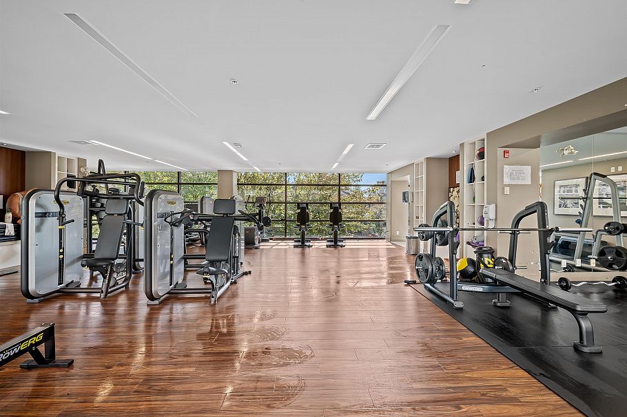 215 3606 Aldercrest Drive North Vancouver, BC - 28