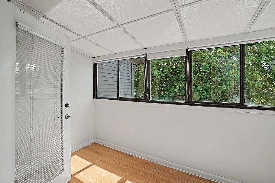 1868 W 15th Avenue Vancouver, BC - 17