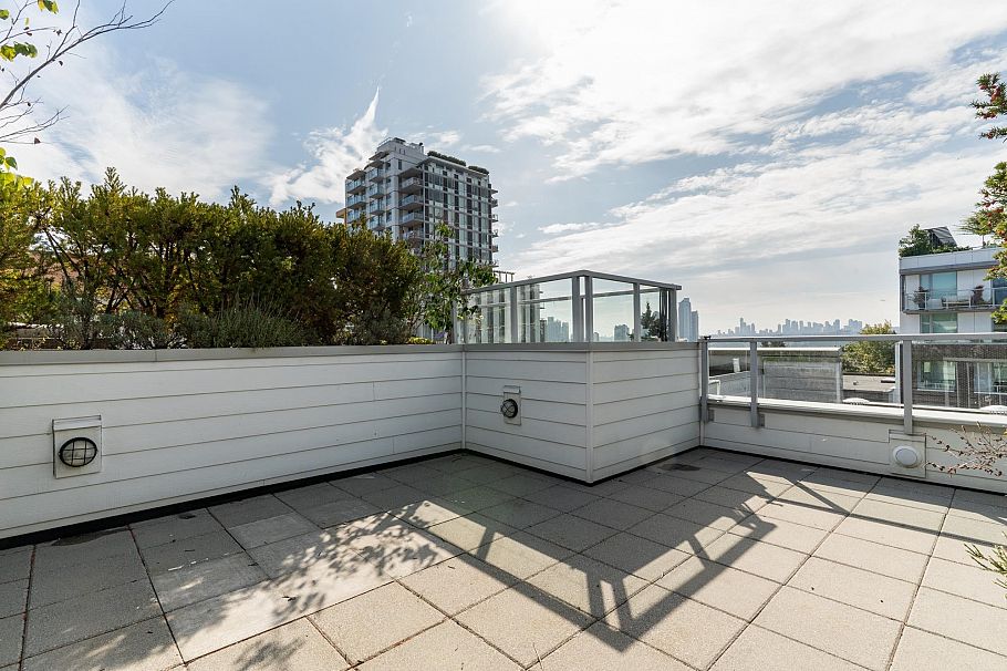 PH9 388 Kootenay Street Vancouver, BC - 28