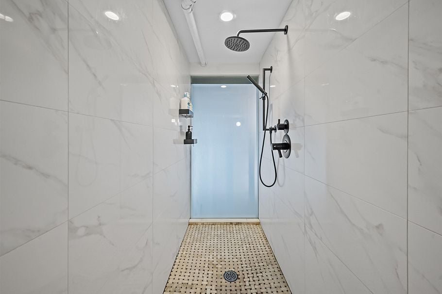 47 E Cordova Street Vancouver, BC - 16
