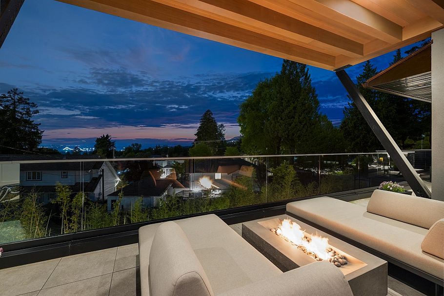 255 Sandringham Crescent North Vancouver, BC - 9