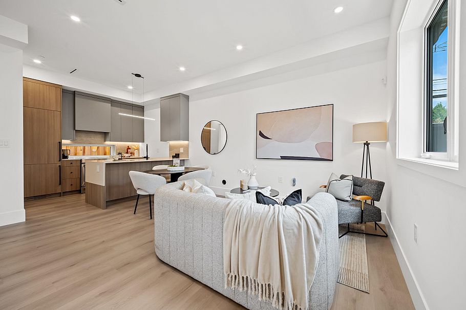 2545 E 2nd Avenue Vancouver, BC - 7