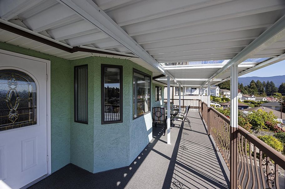 557 Tempe Crescent North Vancouver, BC - 18