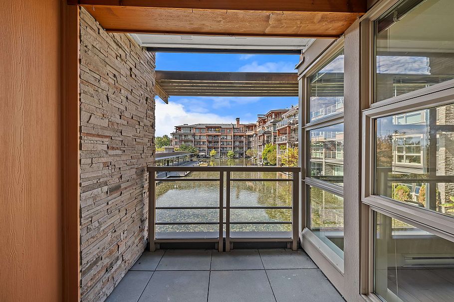 215 3606 Aldercrest Drive North Vancouver, BC - 14