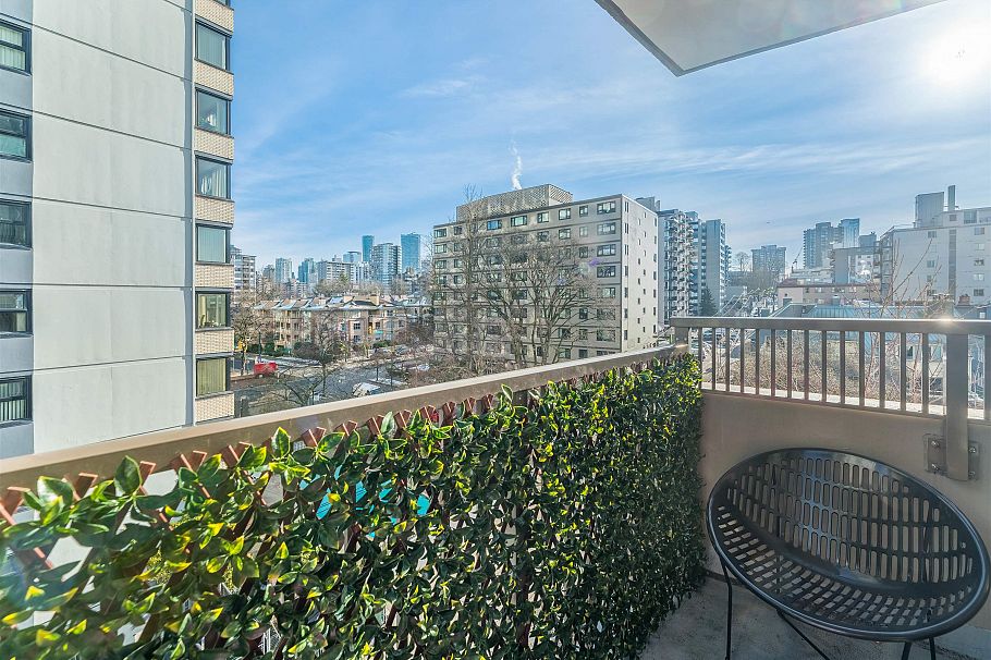 605 1251 Cardero Street Vancouver, BC - 9