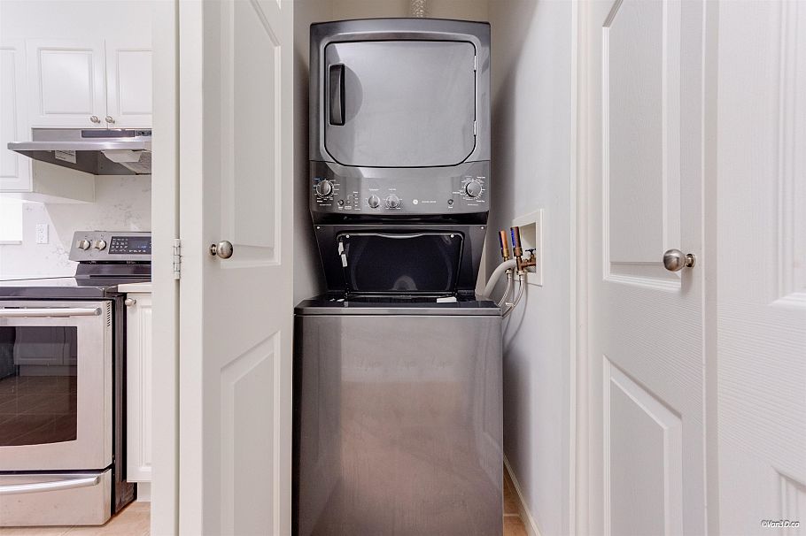 405 3625 Windcrest Drive North Vancouver, BC - 9