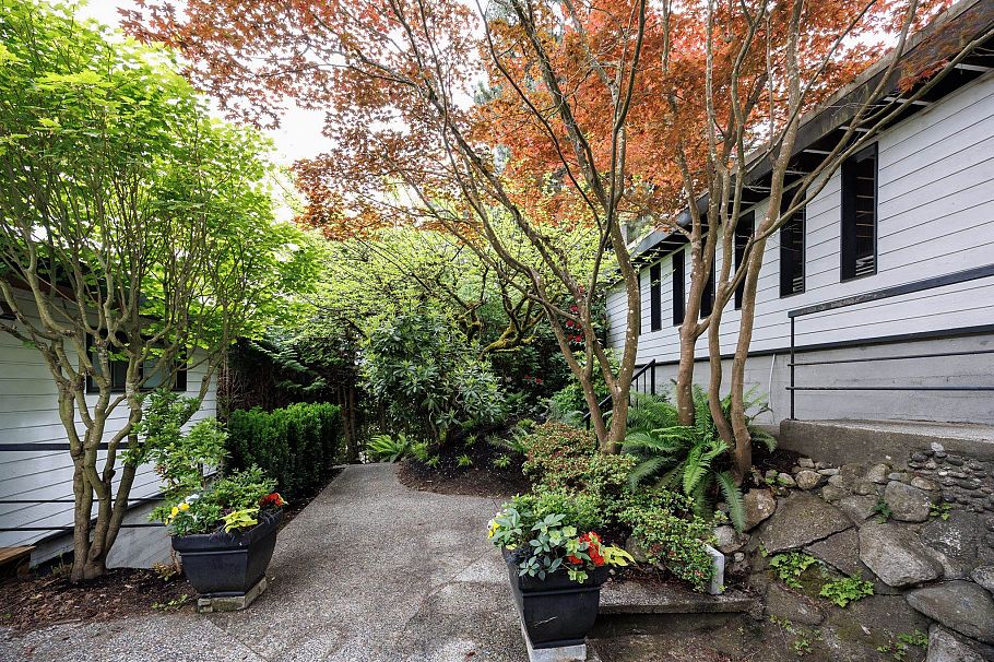 2220 W 32nd Avenue Vancouver, BC - 7