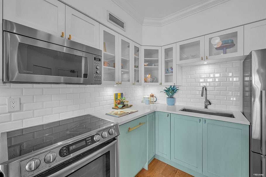 209 1311 Beach Avenue Vancouver, BC - 9